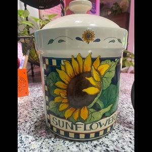 Sunflower canister EUC Farmhouse kitchen 9” tall